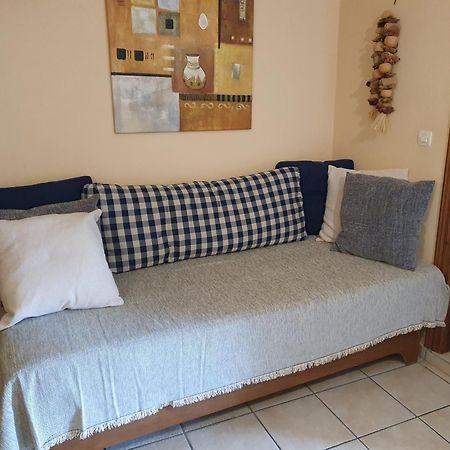 Semeli Guesthouse Karpenísion Exteriér fotografie