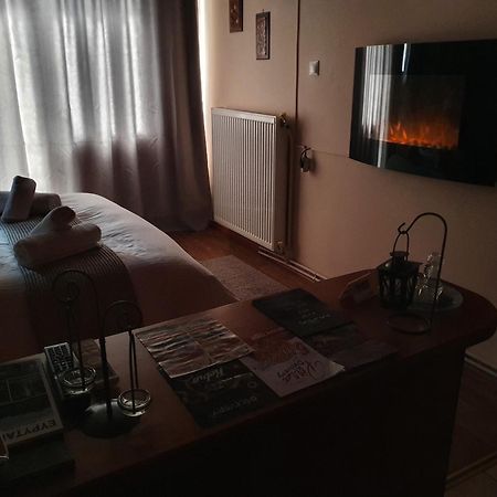 Semeli Guesthouse Karpenísion Exteriér fotografie