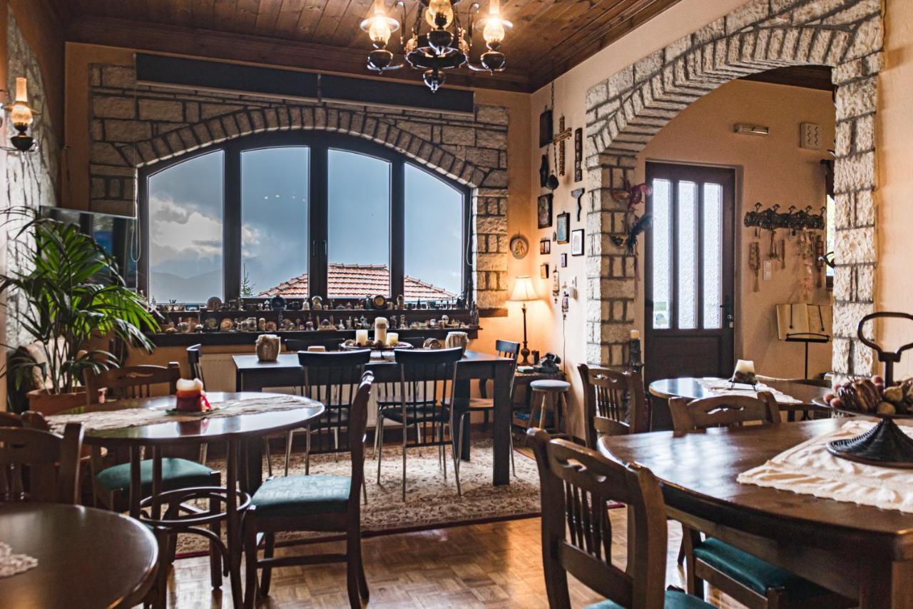 Semeli Guesthouse Karpenísion Exteriér fotografie
