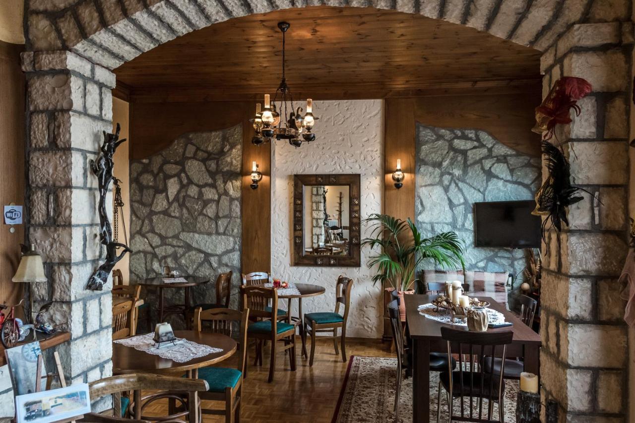 Semeli Guesthouse Karpenísion Exteriér fotografie