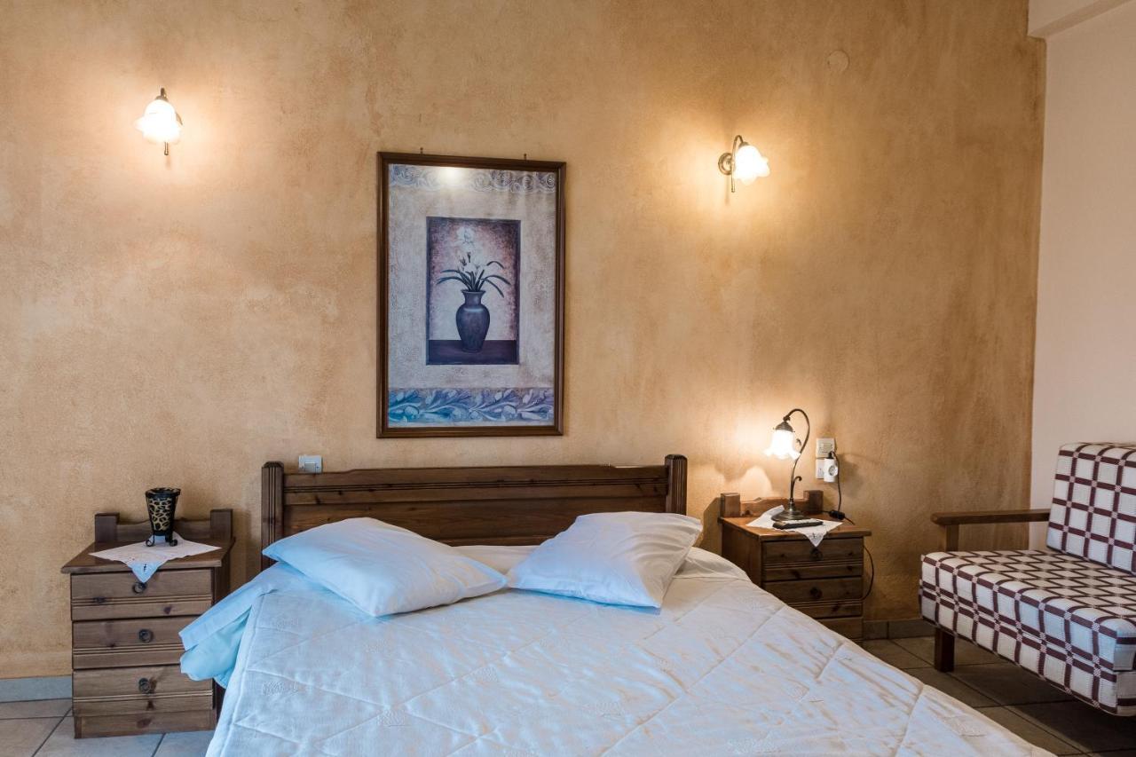 Semeli Guesthouse Karpenísion Exteriér fotografie
