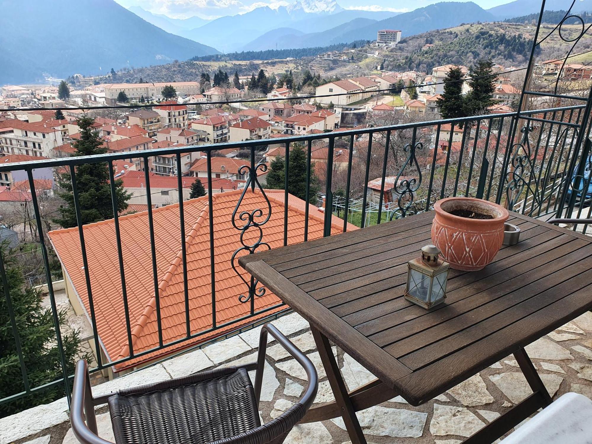 Semeli Guesthouse Karpenísion Exteriér fotografie