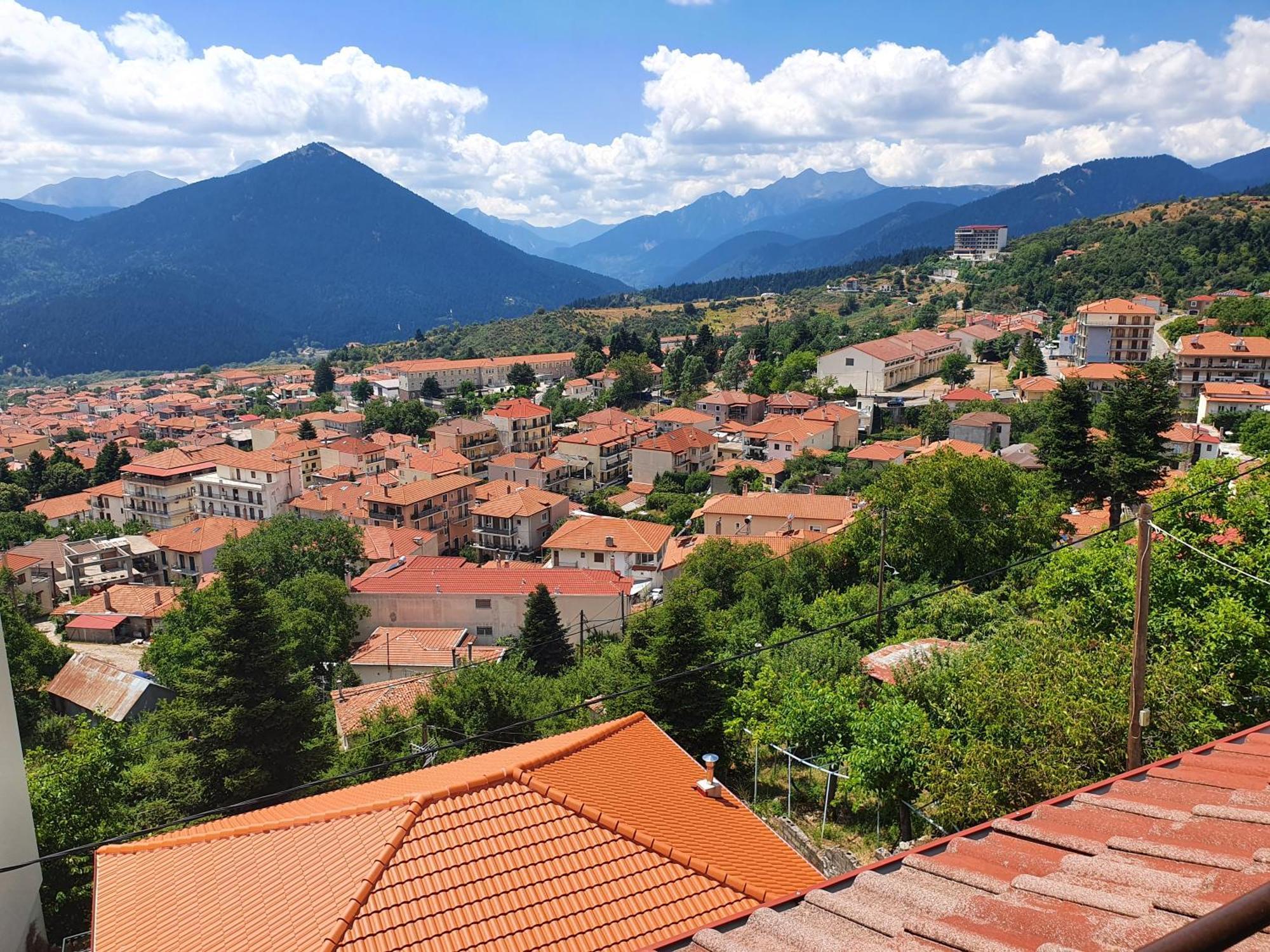 Semeli Guesthouse Karpenísion Exteriér fotografie