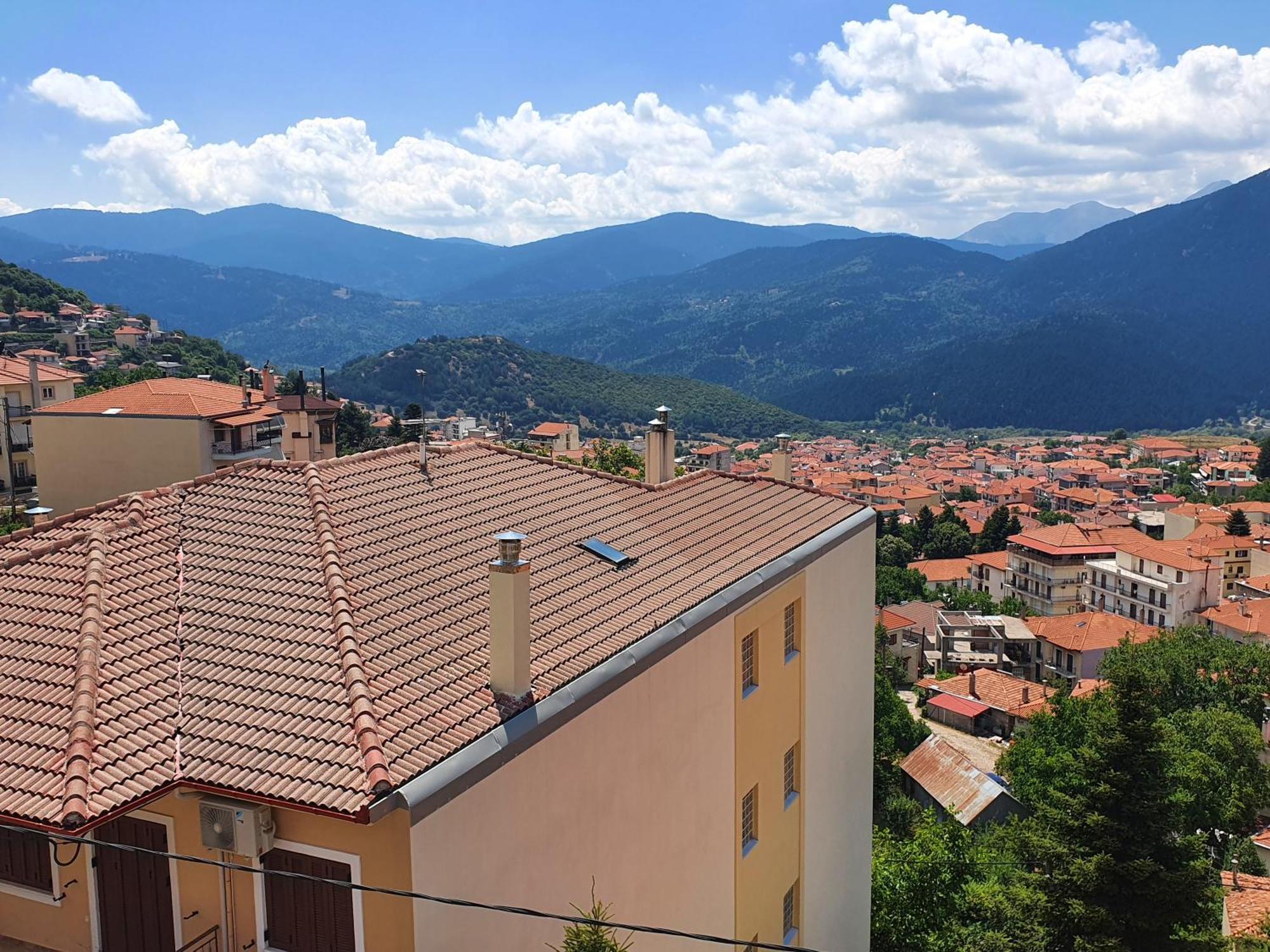 Semeli Guesthouse Karpenísion Exteriér fotografie