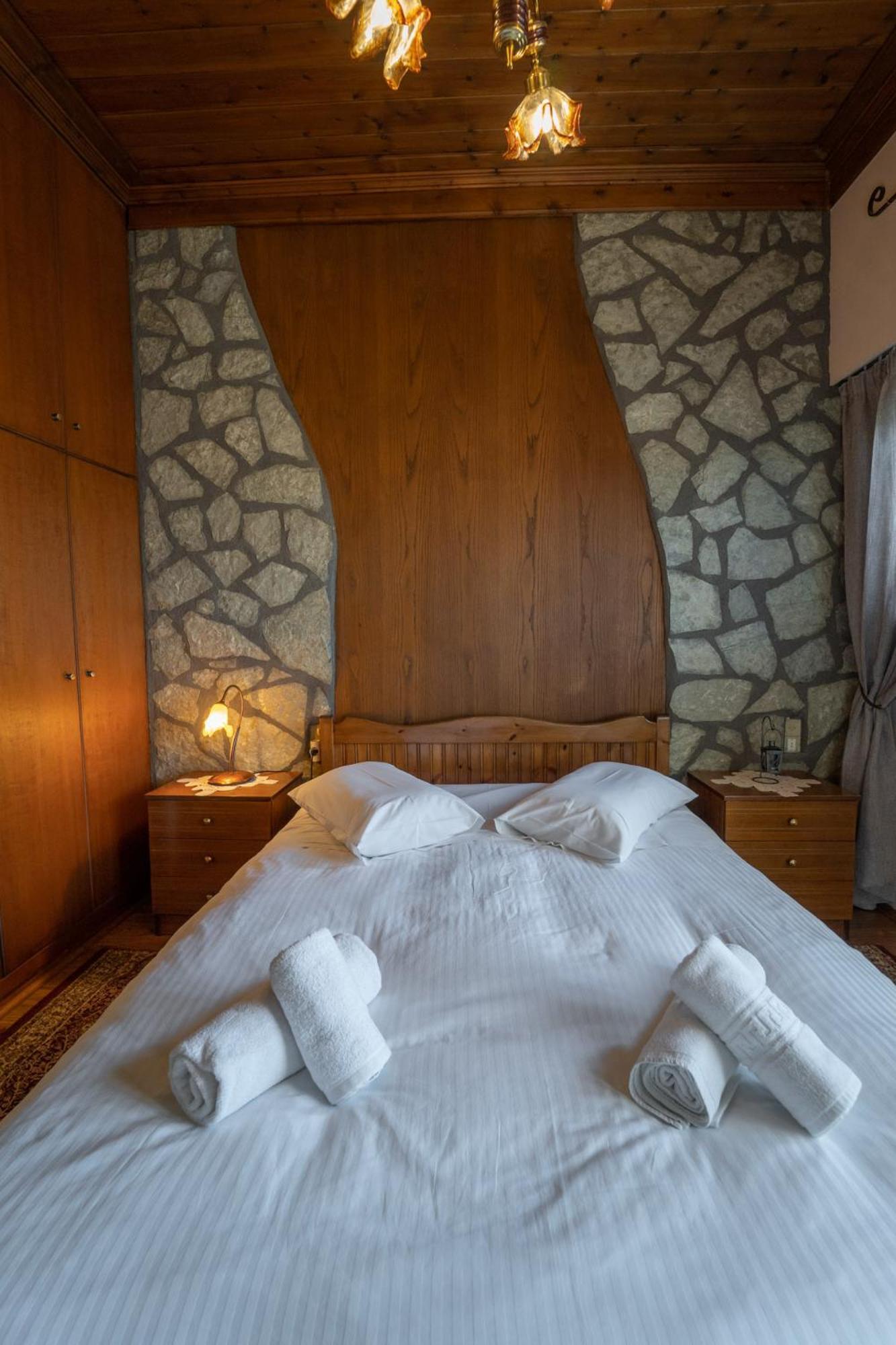 Semeli Guesthouse Karpenísion Exteriér fotografie