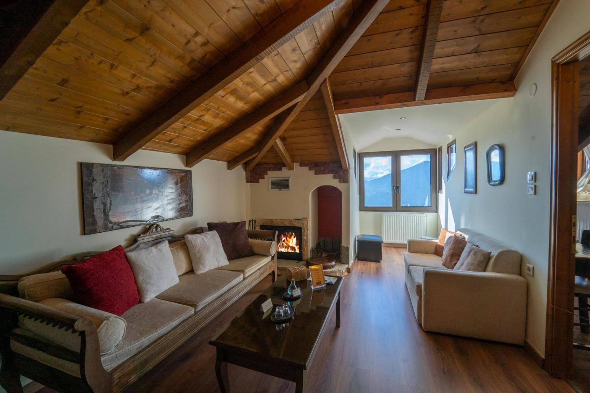 Semeli Guesthouse Karpenísion Exteriér fotografie