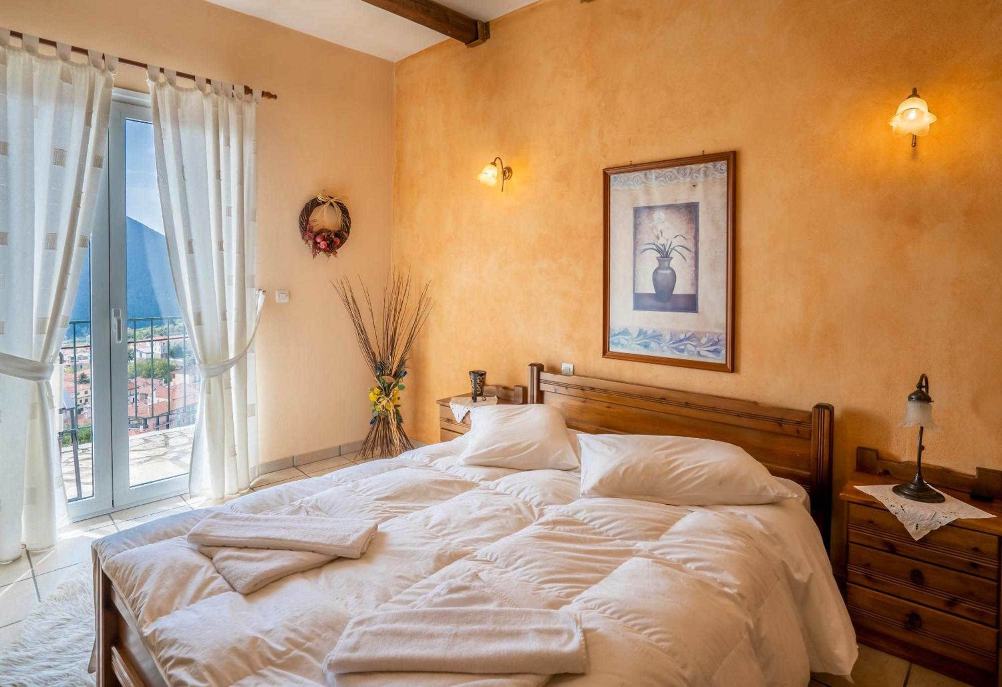 Semeli Guesthouse Karpenísion Exteriér fotografie