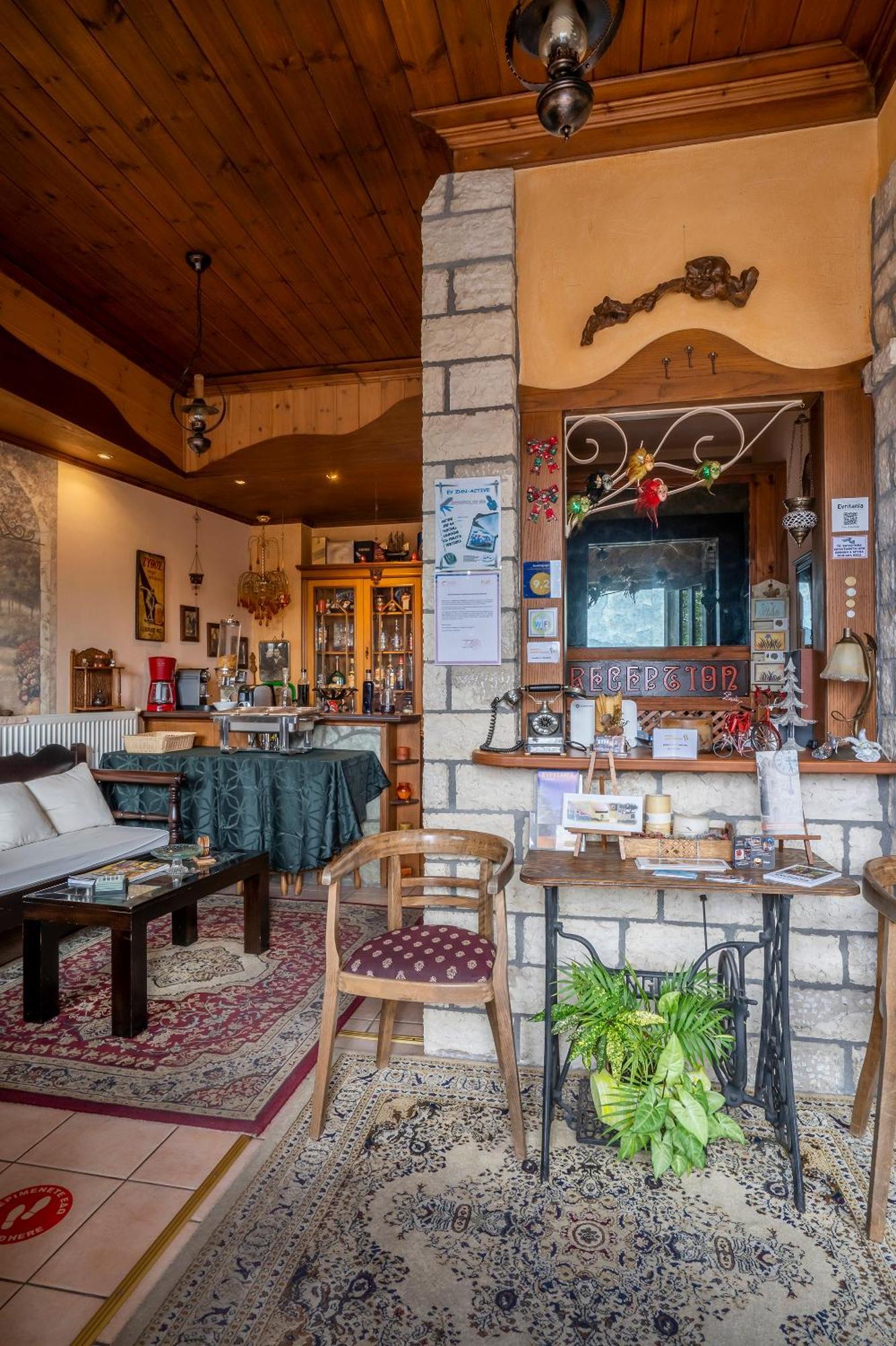 Semeli Guesthouse Karpenísion Exteriér fotografie