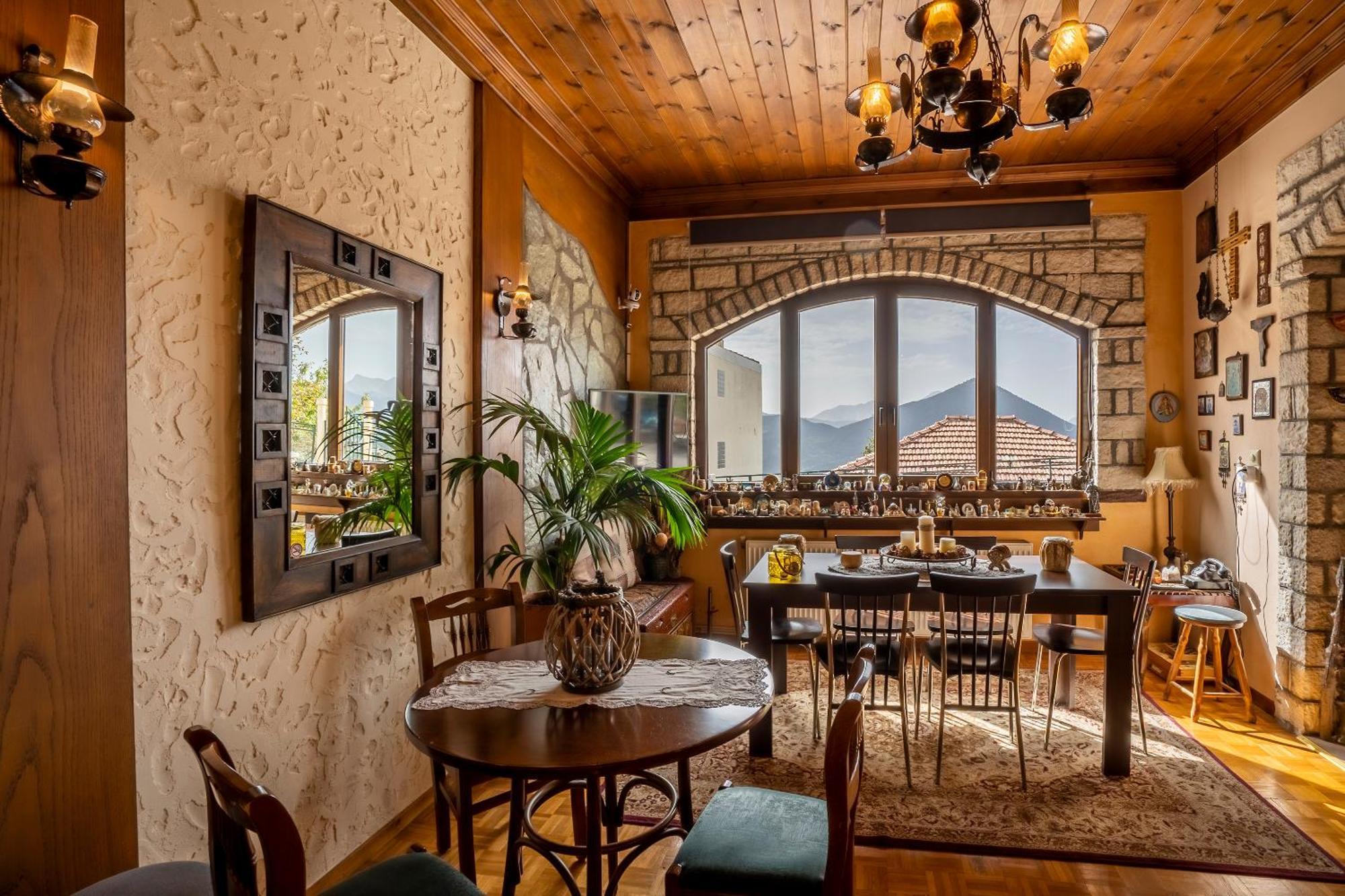 Semeli Guesthouse Karpenísion Exteriér fotografie