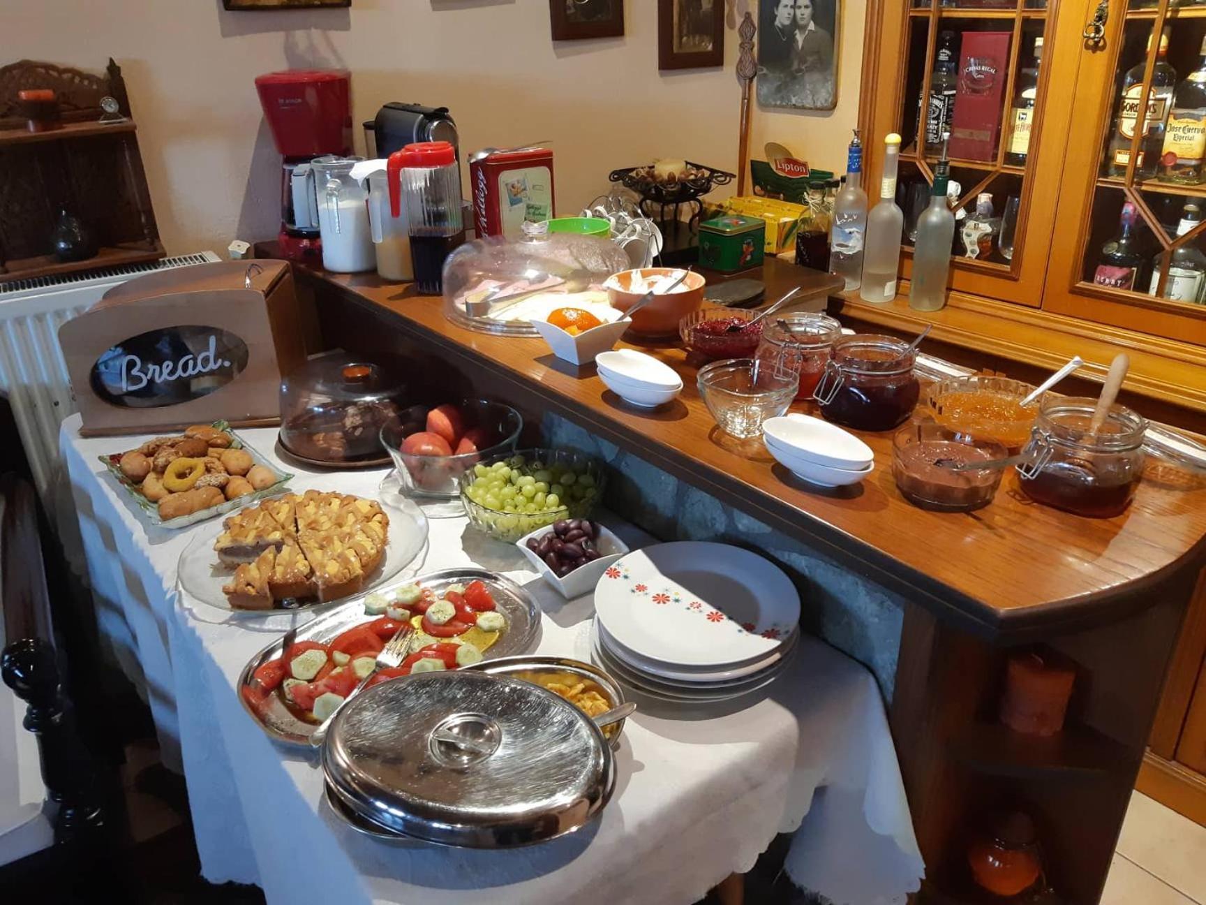 Semeli Guesthouse Karpenísion Exteriér fotografie