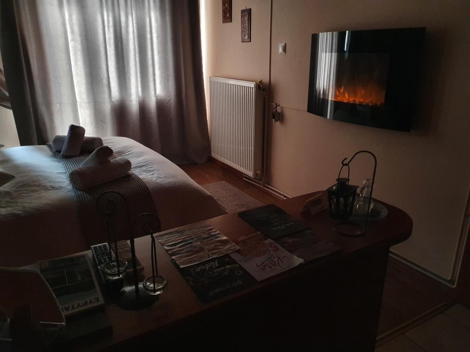 Semeli Guesthouse Karpenísion Exteriér fotografie